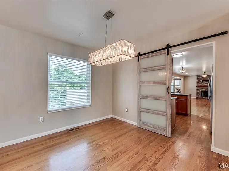 340 Emmanuel Ct — Photo 12
