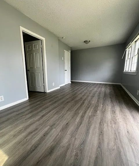3100 Azalea Dr #B — Photo 2
