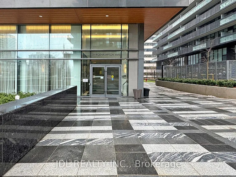 39 Roehampton Ave #3704 — Photo 1