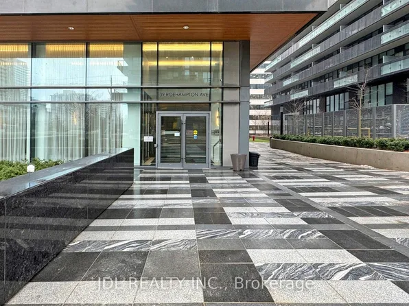 39 Roehampton Ave, Toronto, ON