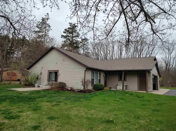 239 4th St, Montello, WI 53949