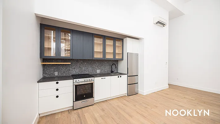 Rented by Nooklyn NYC LLC | media 21