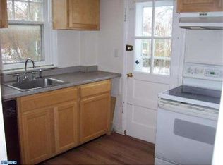 1001 Lamb Rd, Secane, PA 19018