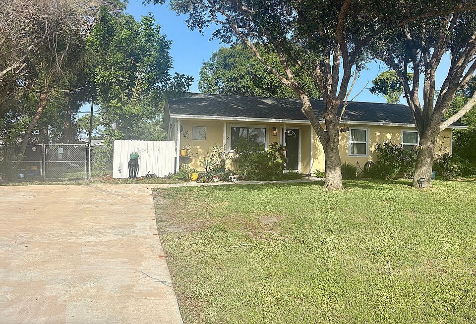 1st image of 4702 Myrtle Dr
