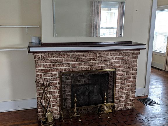 3rd image of 614 Uncapher Ave