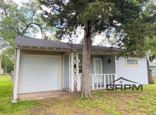 1410 N Forrest St, Hutchinson, KS 67501