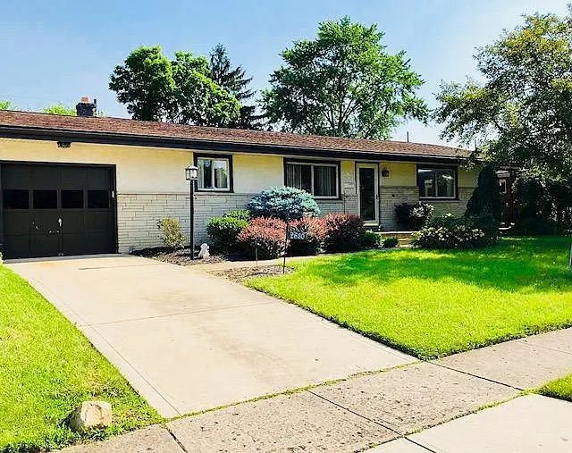 2630 Eugene Ave photo 1