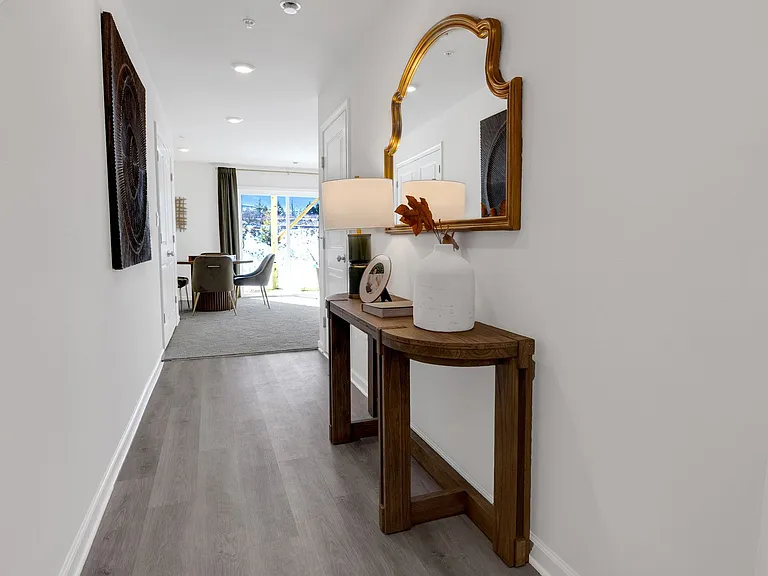 8202 Alexander Ct — Photo 2
