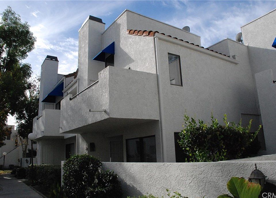 1st image of 523 Park Shadow Ct