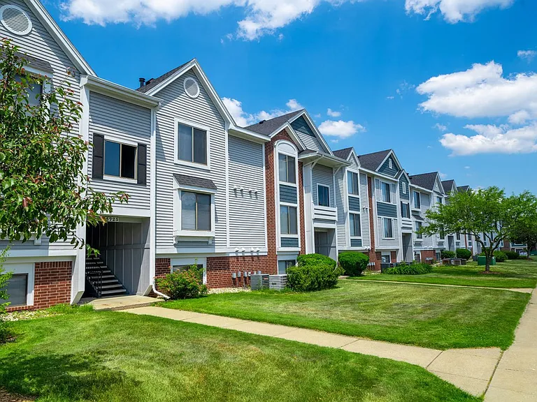 Indian Lakes Apartments — Photo 46