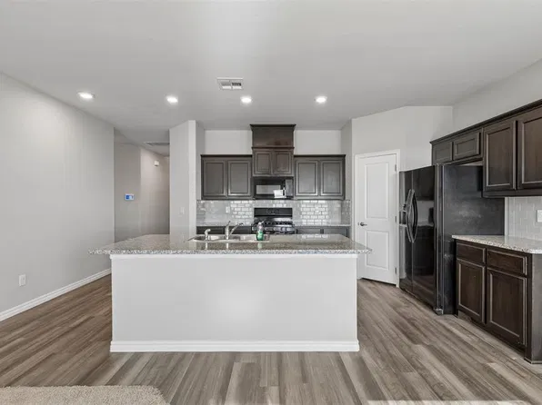 9520 Timberland Ln, Yukon, OK 73099