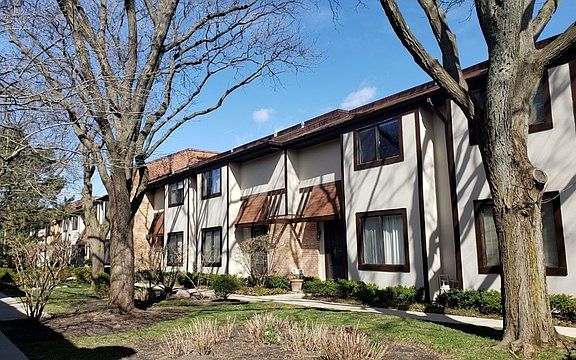 3rd image of 1734 Henley St APT 12
