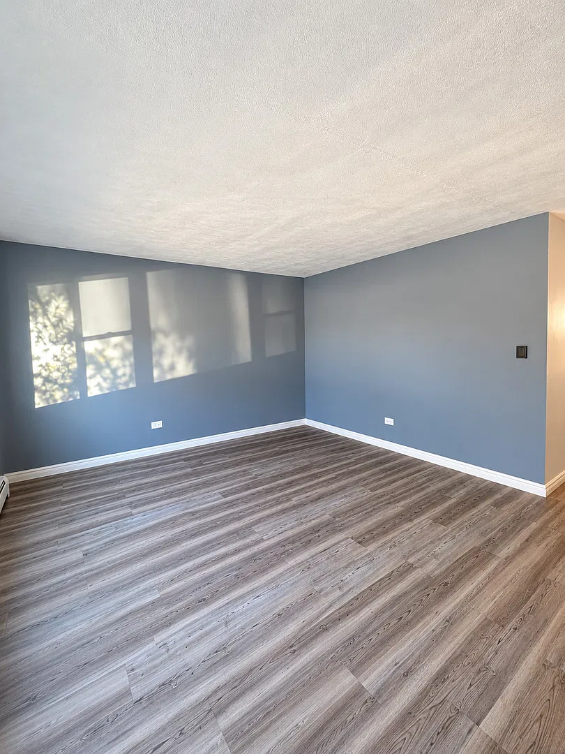 3 bed, $2,300 — Photo 3