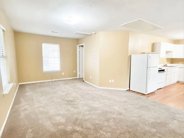 Fox Mountain Dr — Photo 4