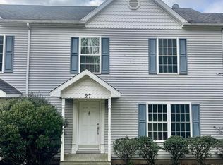 27 S Waterford Dr, Dalton, PA 18414