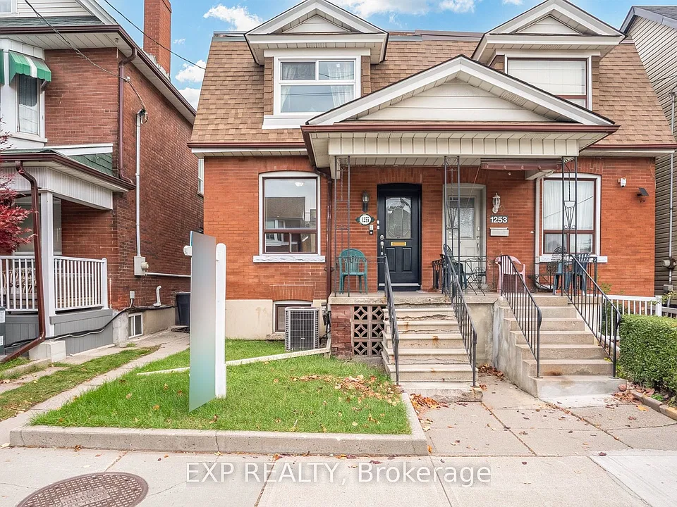 1255 Dufferin St #MAIN LOWER