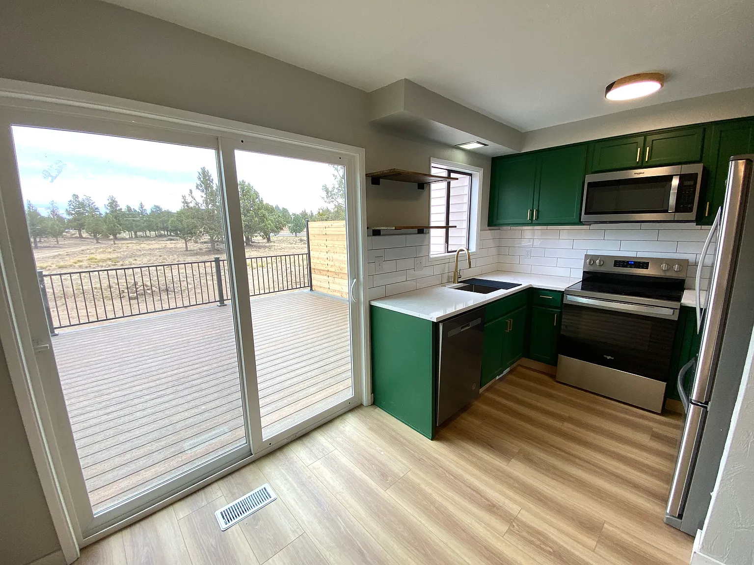 2 bed, 1.5 bath, 1000 sqft, $2,250 — Photo 2