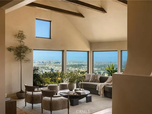 2890 Las Alturas St, Los Angeles, CA 90068