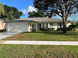 12186 Sycamore Ln, Wellington, FL 33414