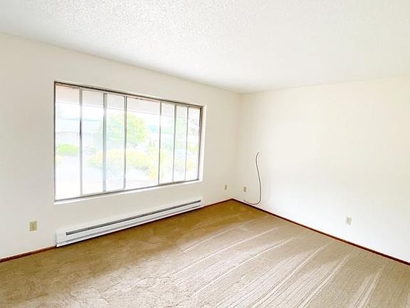4th image of 1630 Trenton Ave #5