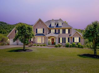 1038 Deer Harbour Rd, Bristol, TN 37620