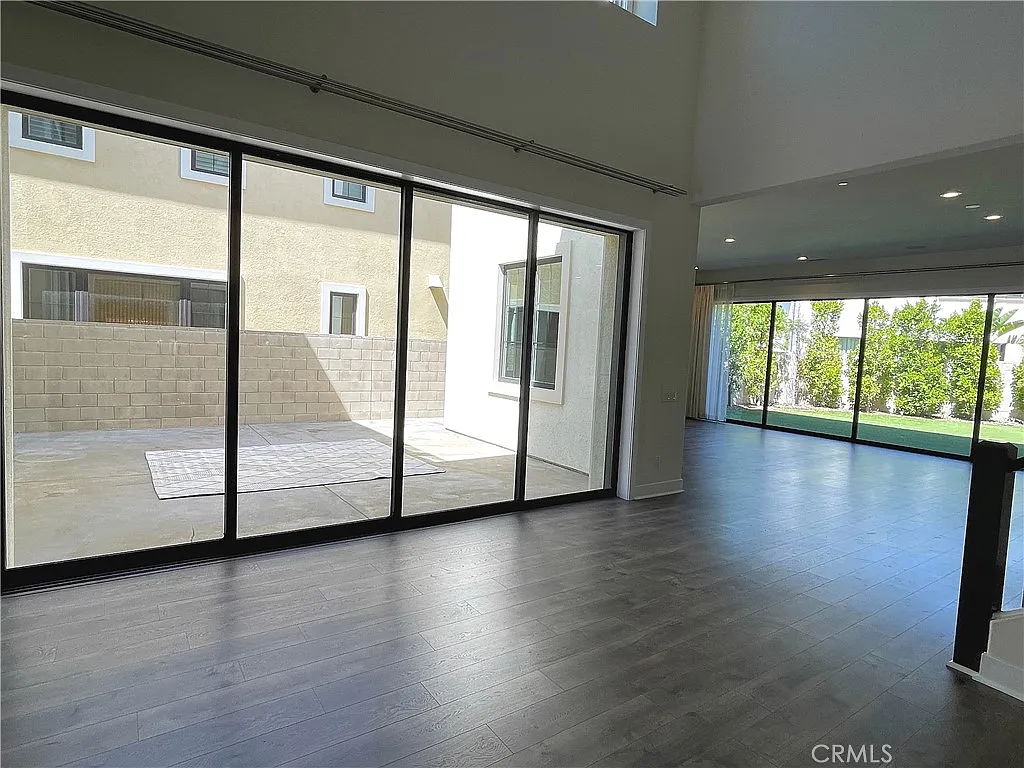 5 bed, 5.5 bath, 5309 sqft, $15,000 — Photo 4