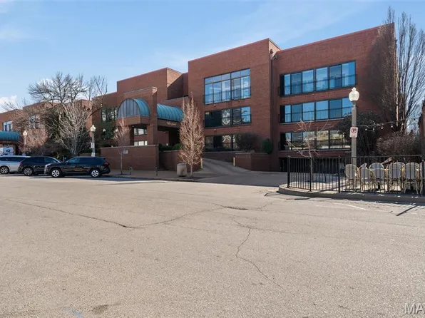 4570 Laclede Ave APT 205, Saint Louis, MO 63108