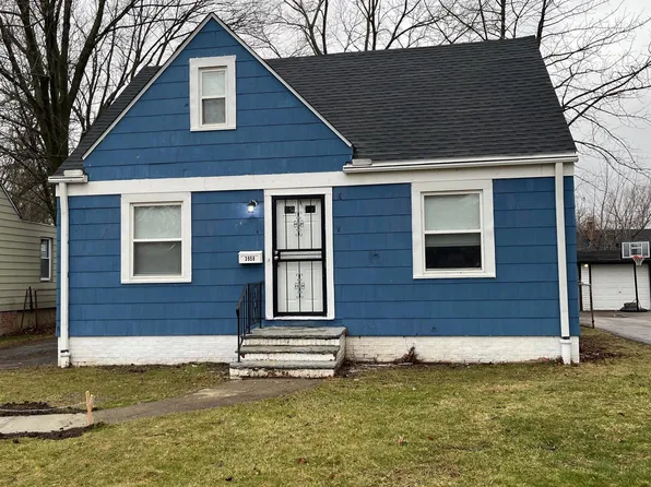 3958 Lee Heights Blvd, Cleveland, OH 44128
