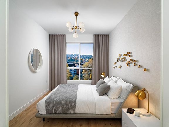 5th image of 50 Electronic Ave #436