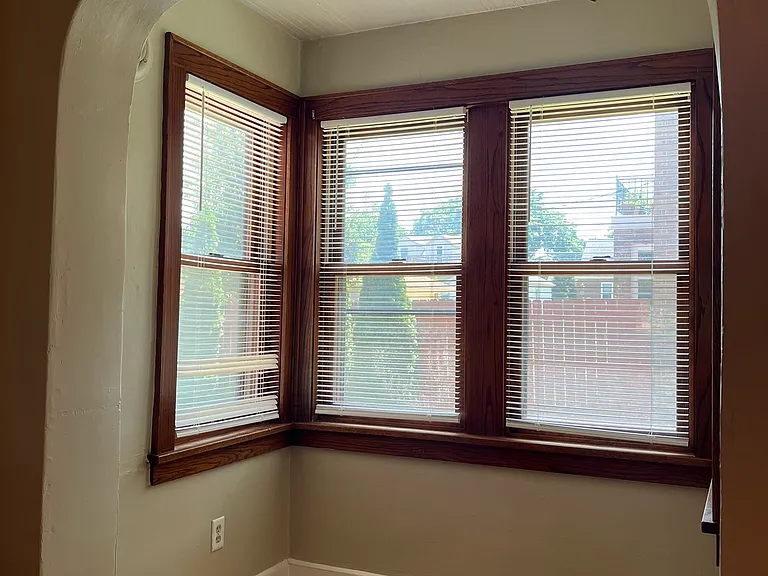 1211 E Saveland Ave #LOWER — Photo 11