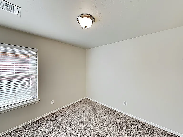 17657 Macarthur Park Dr — Photo 14