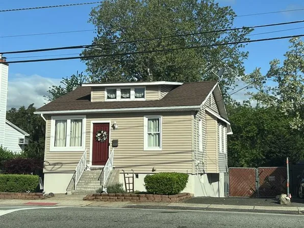 459 Riverside Ave, Lyndhurst, NJ 07071
