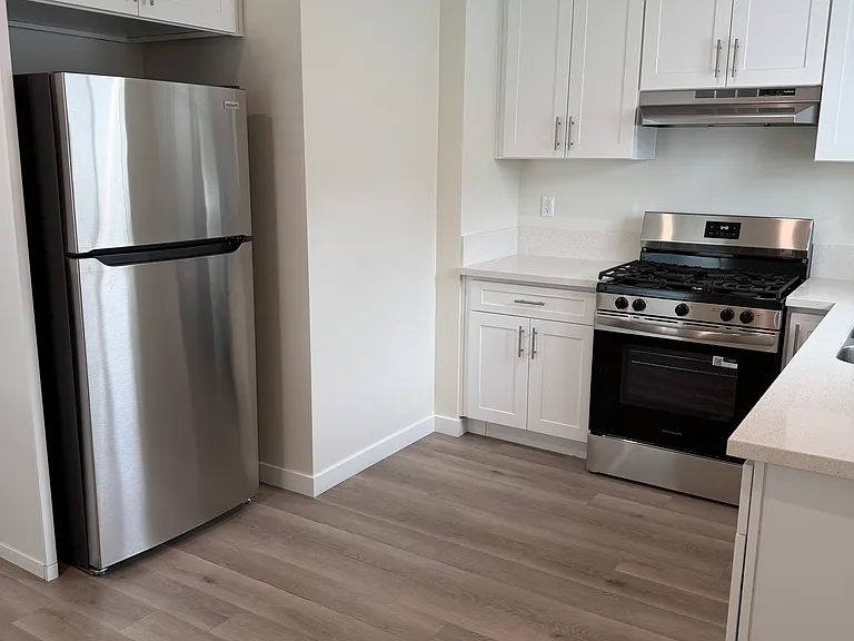 7962 De Garmo Ave — Photo 2