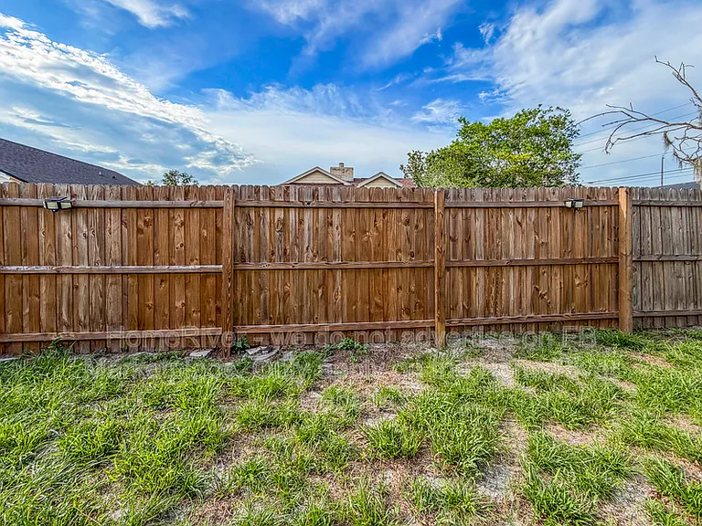 9561 Sundance Ct — Photo 17