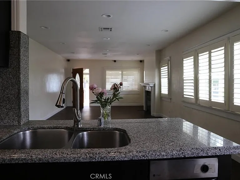 1323 N Cherokee Ave — Photo 12