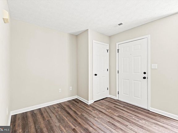 5th image of 10505 Tidewater Plains Dr