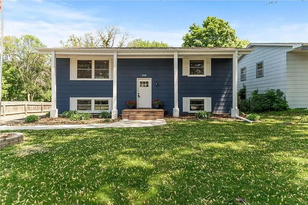 4 bed, 2080 sqft, $3,000 — Photo 1