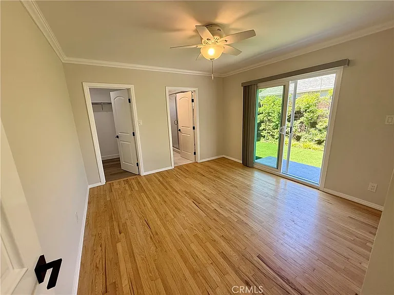 517 Blossom Ln — Photo 16