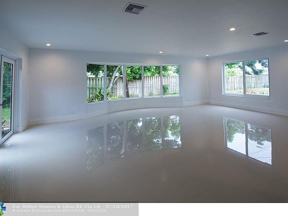 4th image of 2112 NE 62nd St