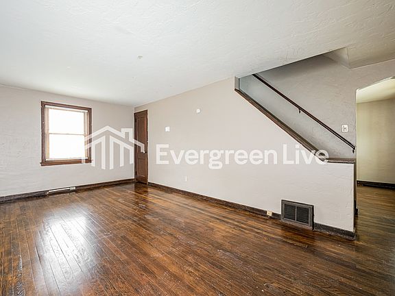 3rd image of 712 Lynda Ln