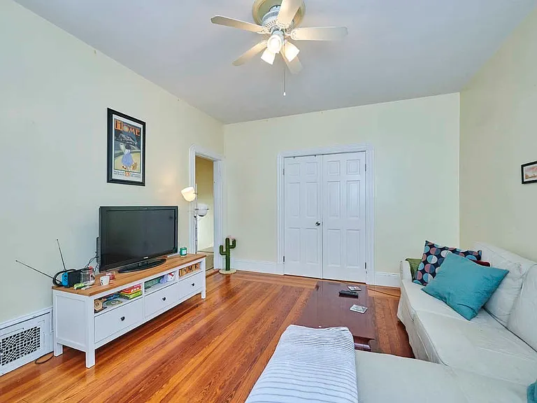 48 Wordsworth St #2 — Photo 5
