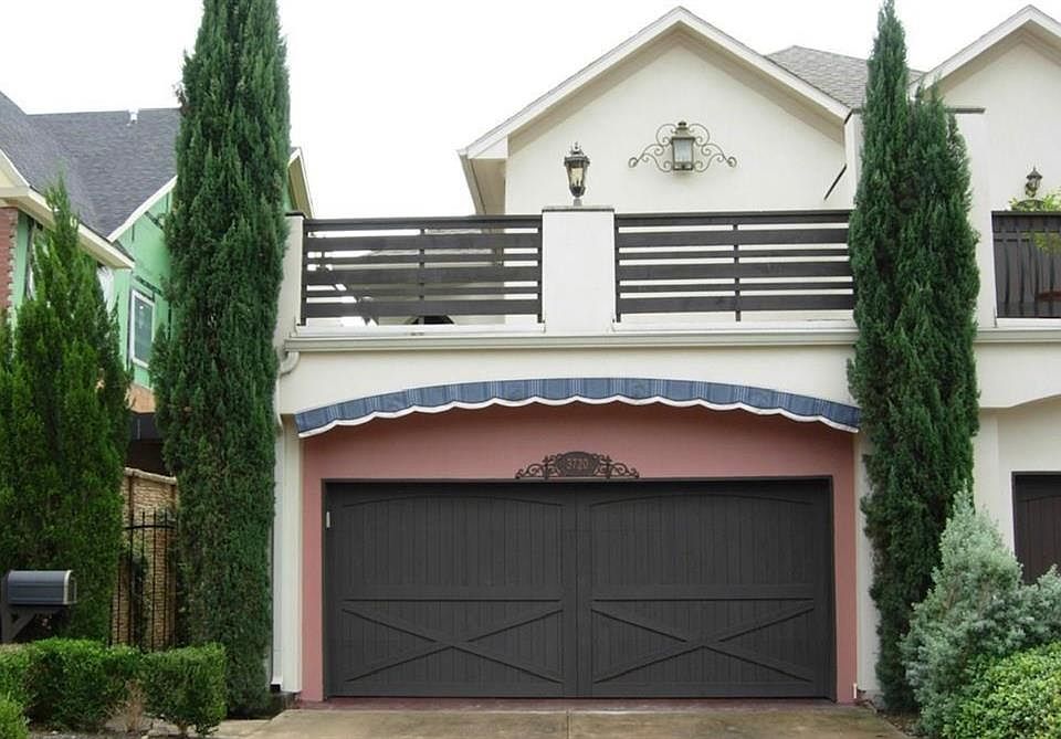 1st image of 3720 W Beverly Dr