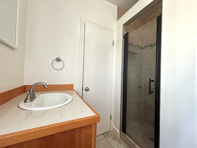 221 Gillette Rd — Photo 21