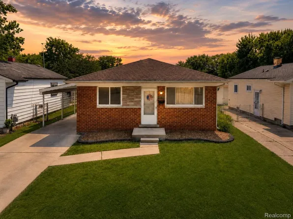 23012 Allor St, Saint Clair Shores, MI 48082