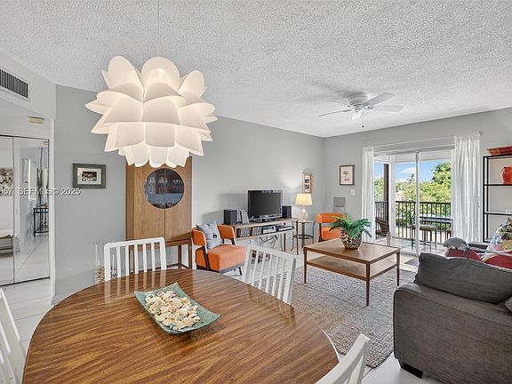 2nd image of 257 S Cypress Rd APT 436