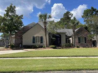 17740 Five Oaks Dr, Baton Rouge, LA 70810