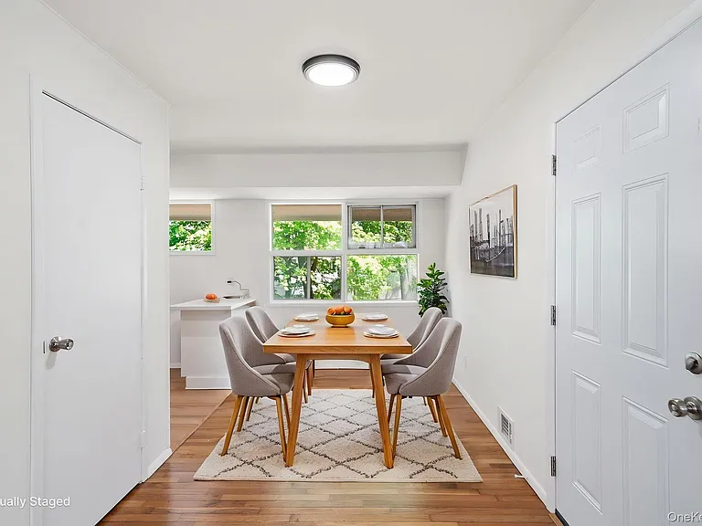 5 Birch Ct — Photo 2