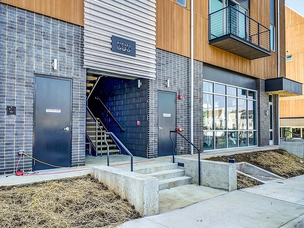 Riverside Village Apartments — Photo 1