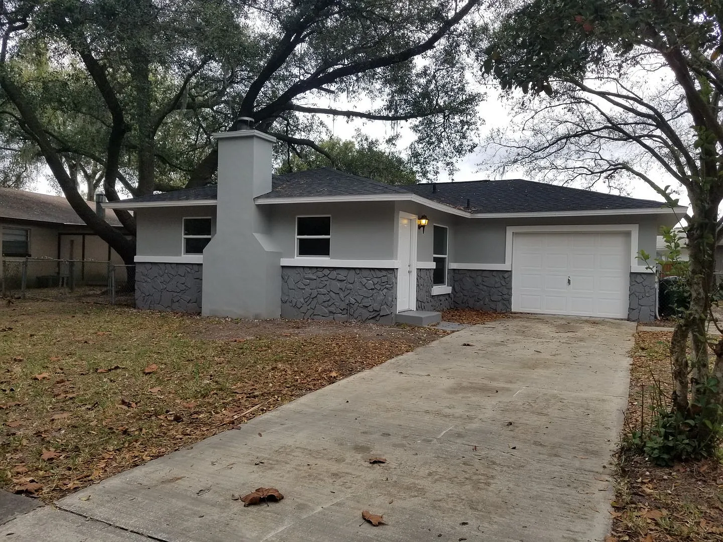 Three-Bedroom Home Near Lake Howard in Winter Haven — Photo 2
