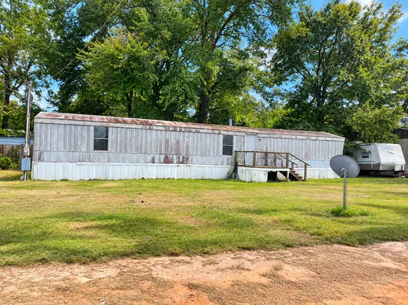 120 Pine Cir #E3, Ellaville, GA 31806